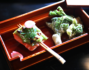 イメージ：春鱒木の芽田楽と小豆菜の天ぷら