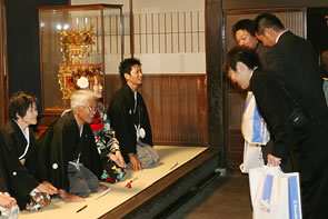 披露宴